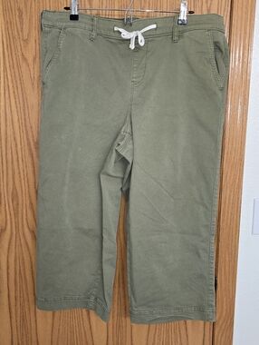 Torrid Crop Weekend Mid Rise Pants